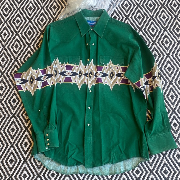 Vintage pearl snap wrangler shirt. Very good condition and good upkeep. - Picture 1 of 3